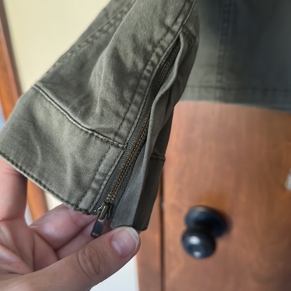 Express Army Green Jacket - size Medium - Picture 6 of 7